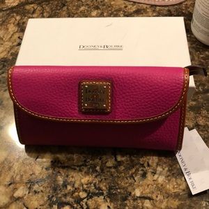 Dooney & Bourke wallet